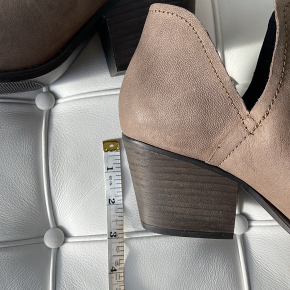 Steve Madden Adelphie Taupe Leat bootie 9.5 - Picture 9 of 9